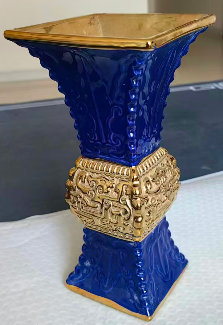 四方尊开片陶瓷-国博文物