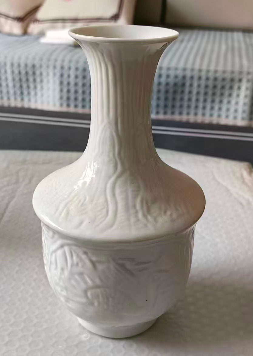 明白釉景德青花龙纹赏瓶-国博文物