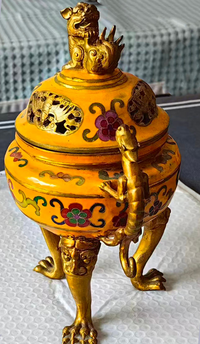 景泰蓝三足鼎-国博文物