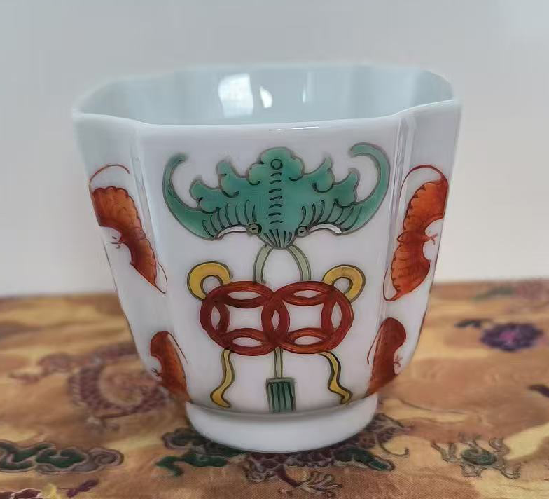 清同治粉彩红福寿凹角四方杯-国博文物