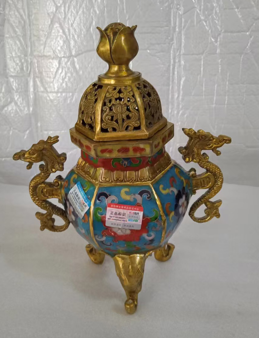 蓝泰蓝珐琅三足双耳莲花盖熏香炉-国博文物