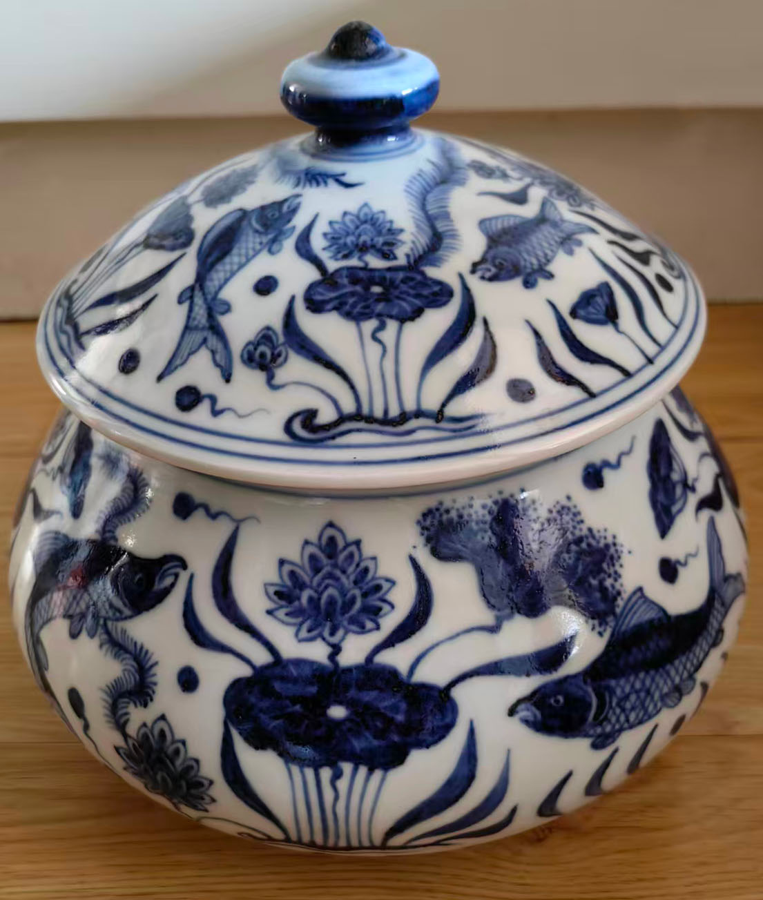 大明宣德年制鱼藻纹盖罐-国博文物