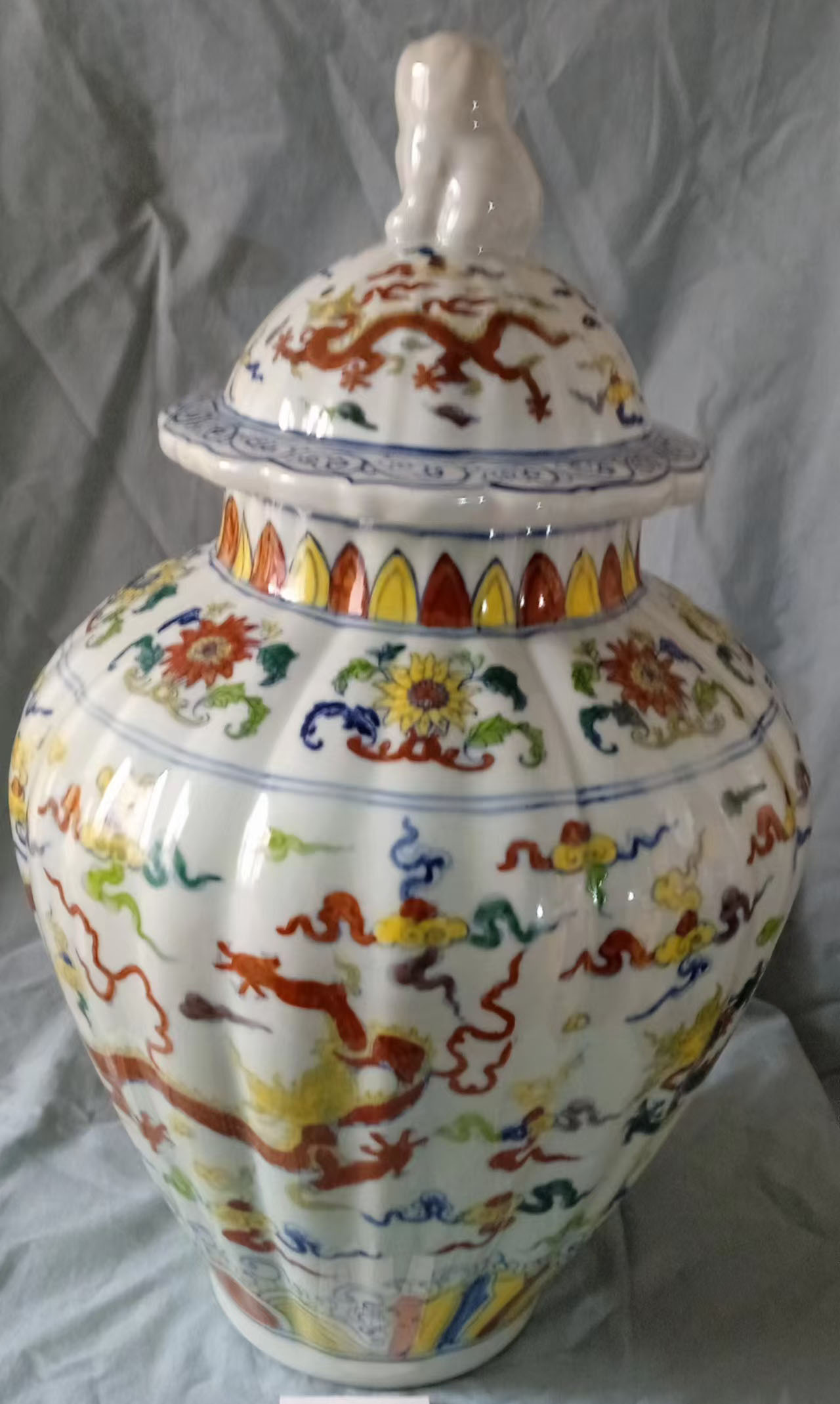 明成化宫廷云龙纹将军罐-国博文物