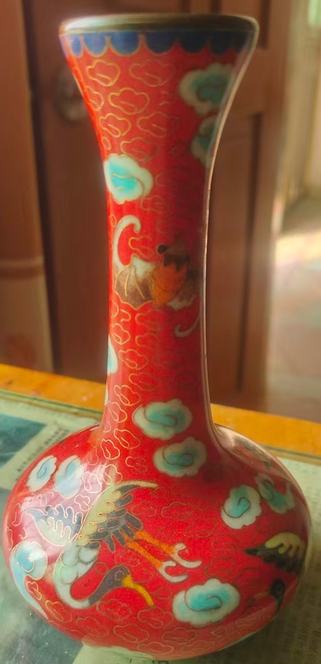 清乾隆铜胎掐丝珐琅彩纹瓶-国博文物