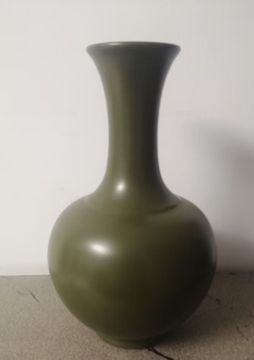 清雍正御制茶叶沫釉口天球瓶-国博文物