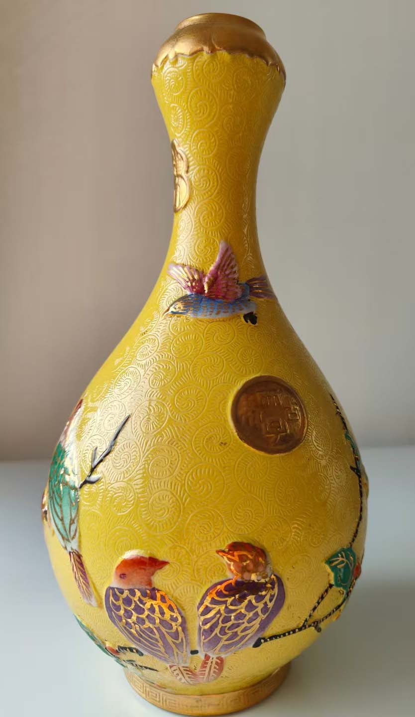 大明宣德年制蒜头瓶-国博文物