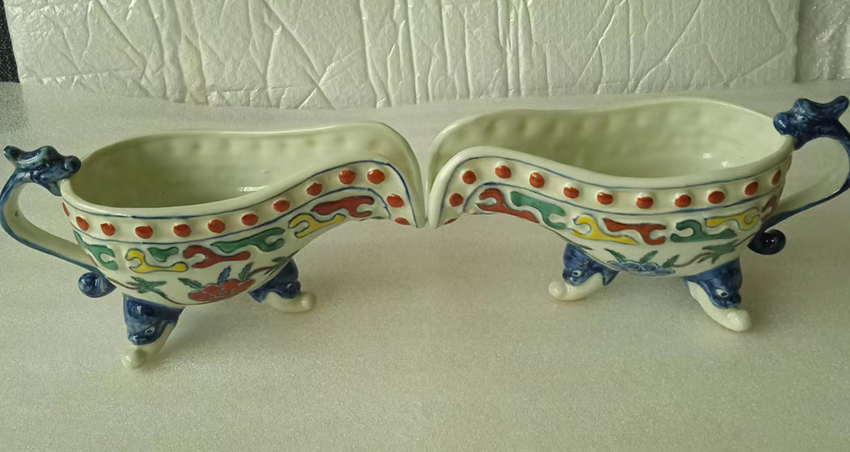 明成化斗彩三足杯汝瓷-国博文物