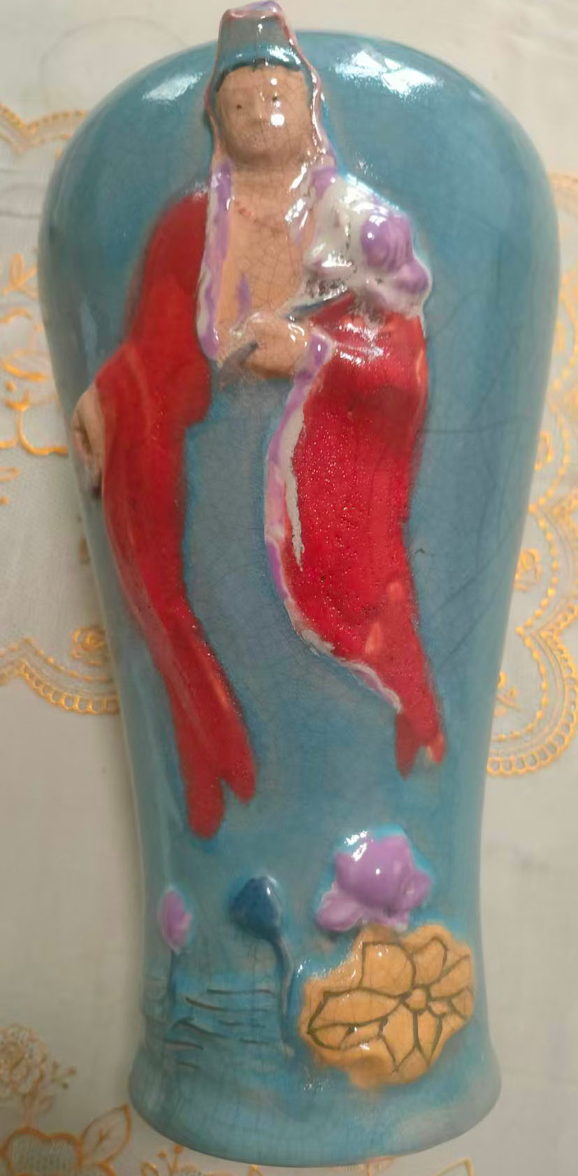 柴窑观音雕刻瓷器-国博文物