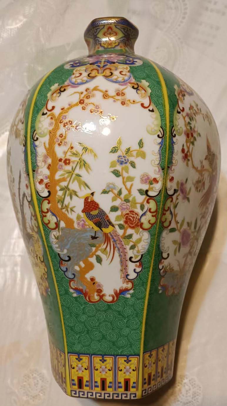 雍正御制六方花鸟瓶-国博文物