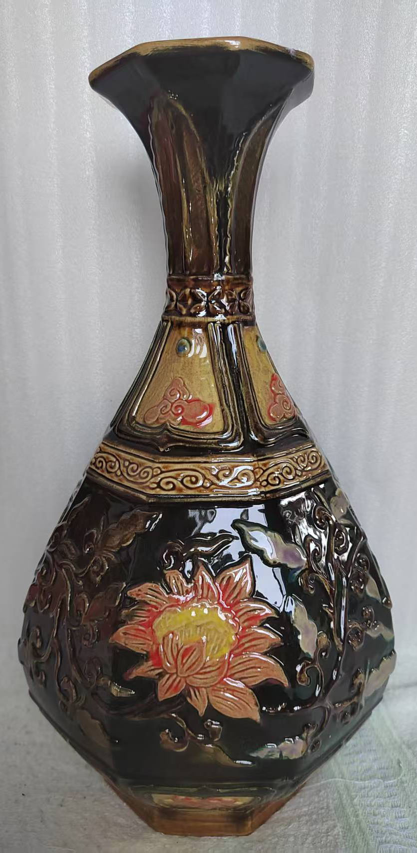 乾隆八棱玉壶春瓶-国博文物