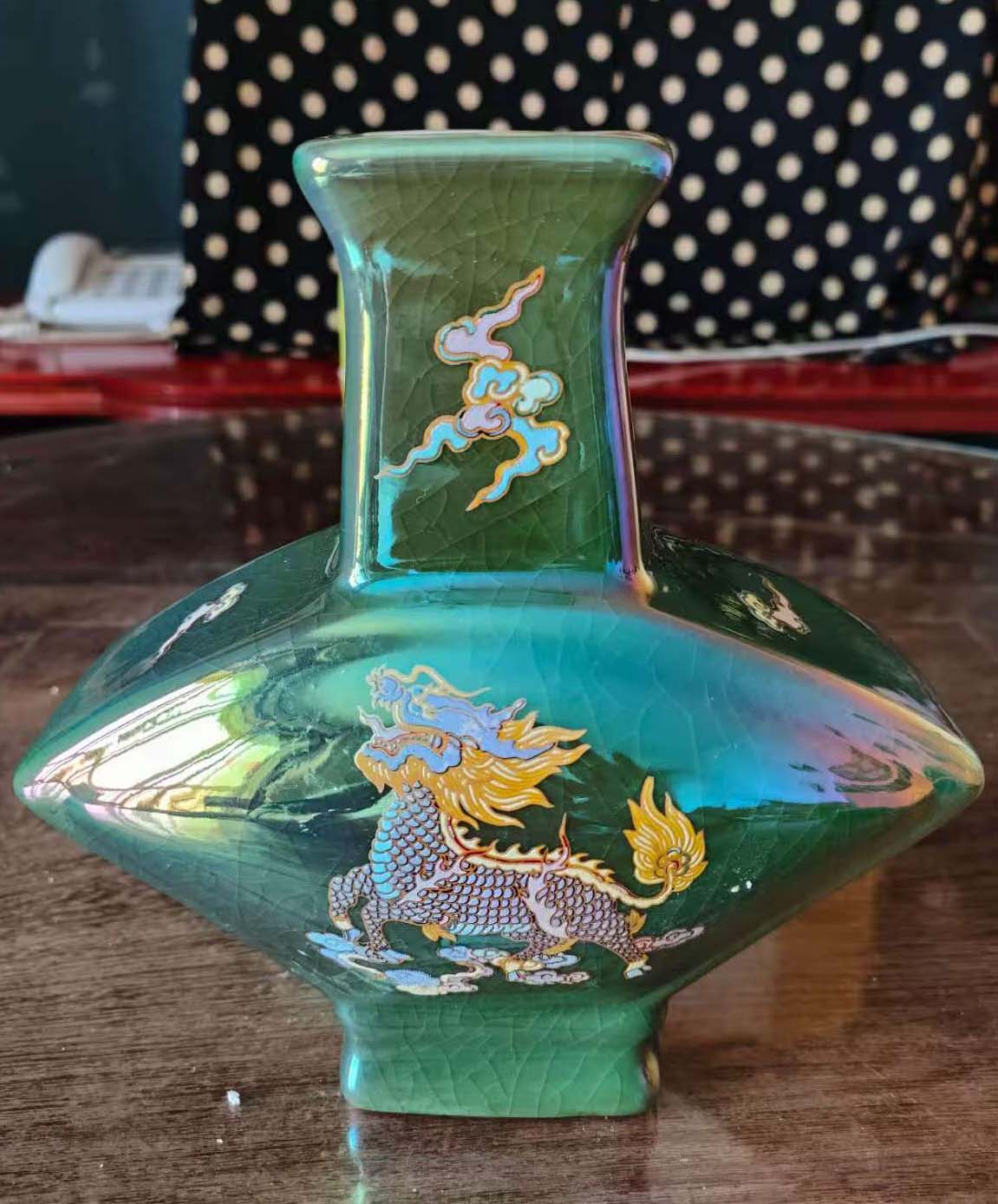 扇形东珠釉格力光瓷瓶-国博文物