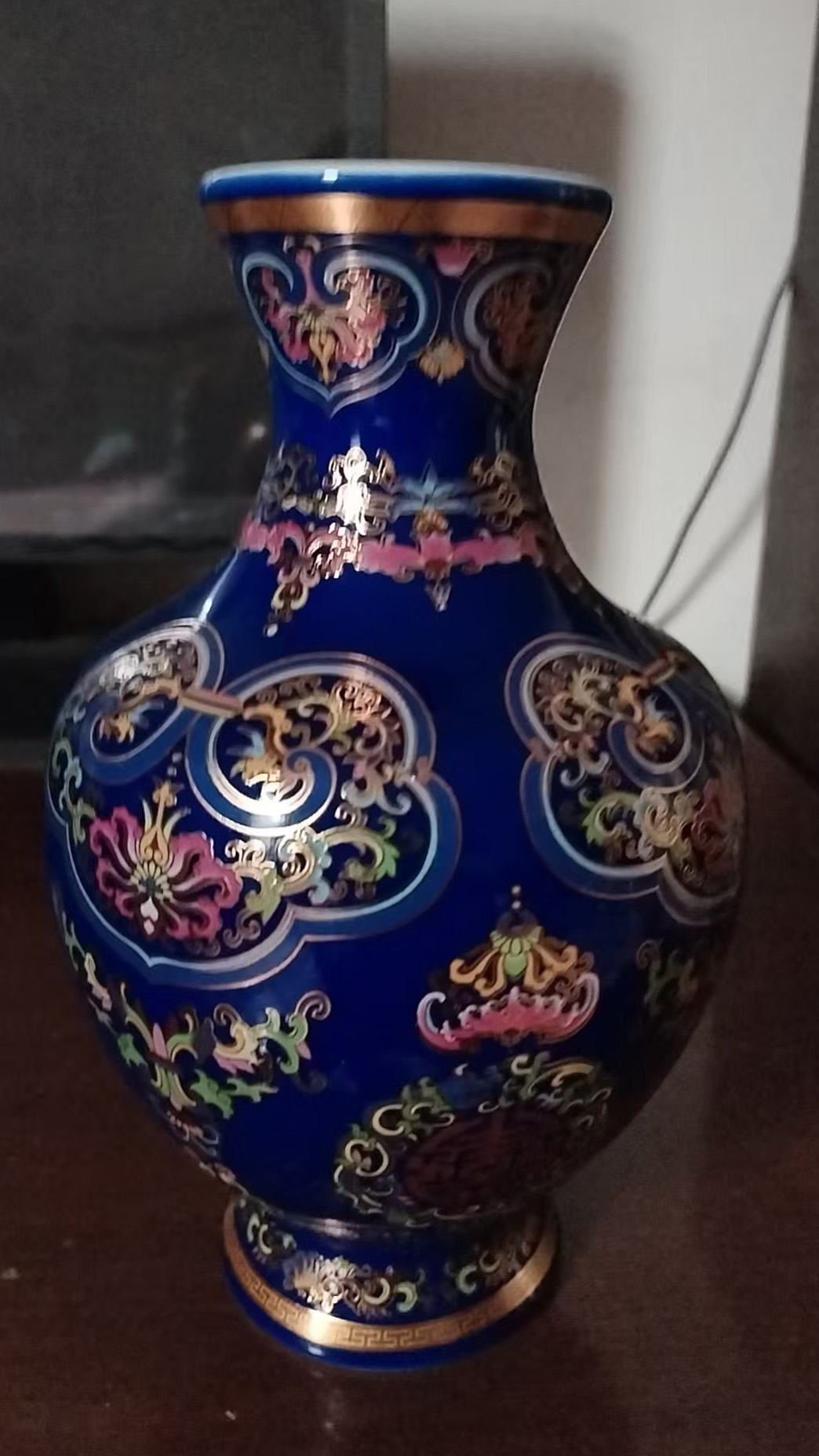 清乾隆年制彩博古花卉图纹瓶-国博文物