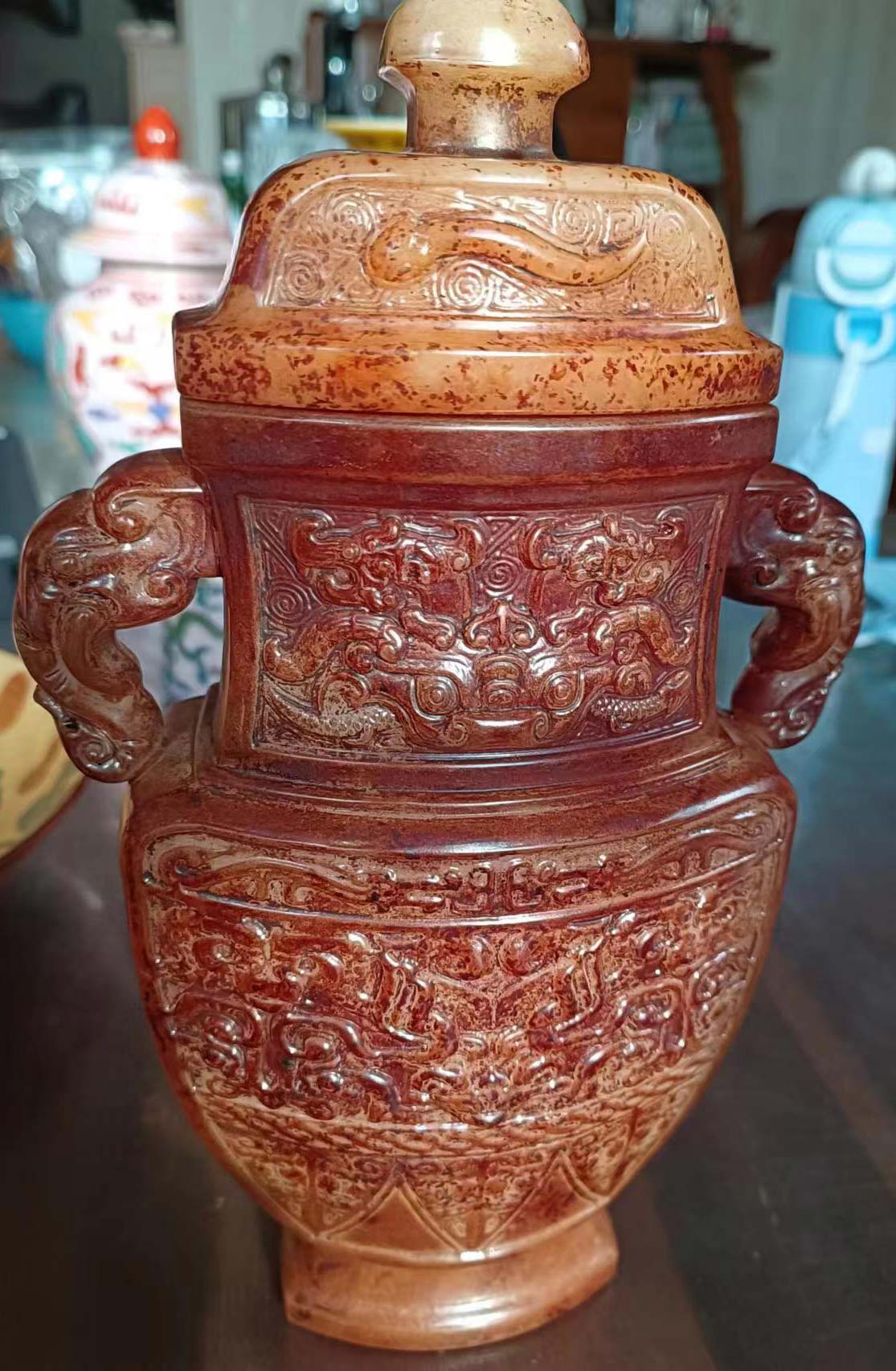 古兽耳玉盖瓶-国博文物