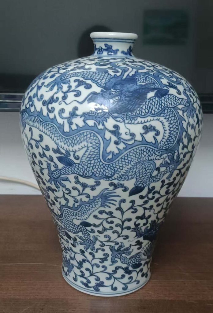 图片[1]-大清乾隆年制青花龙纹梅花瓶-国博文物