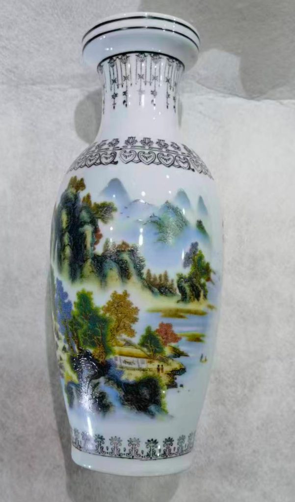 图片[1]-乾隆年制粉彩山川秀色赏瓶-国博文物