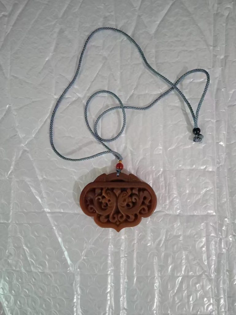 图片[1]-合香珠天然中药吊坠-国博文物