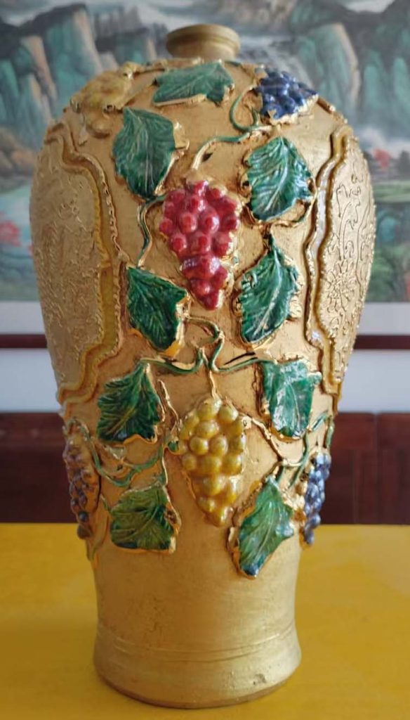 图片[1]-白浒孤窑鎏金麒麟葡萄纹梅瓶-国博文物