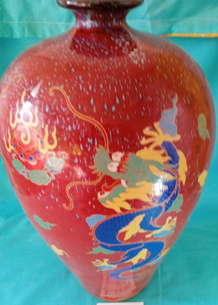 图片[1]-红釉五彩龙纹梅瓶-国博文物