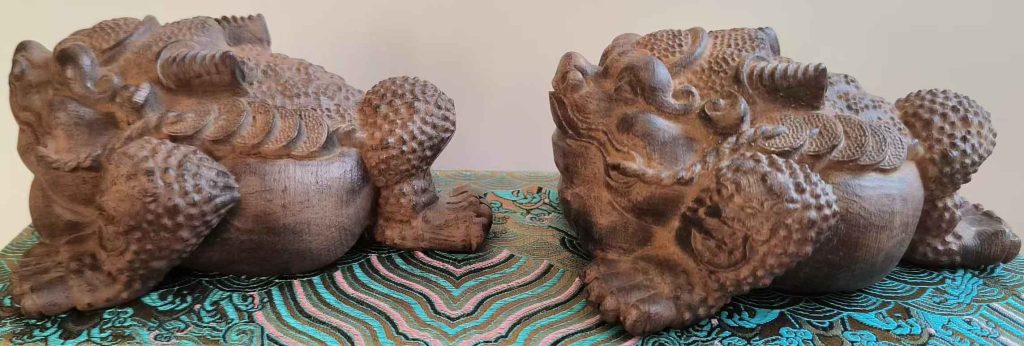 图片[1]-沉香三足金蟾摆件一对-国博文物