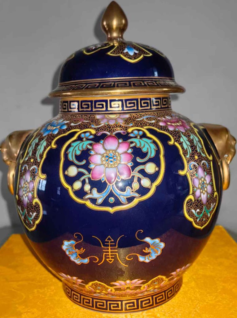 图片[1]-清乾隆宝石釉珐琅麒麟纹虎头罐-国博文物