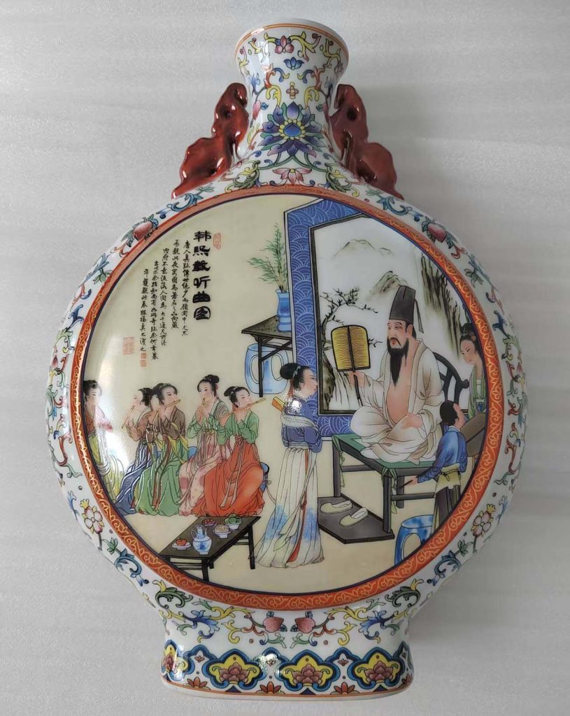 图片[1]-大清乾隆年制珐琅两面开窗双耳抱月瓶-国博文物