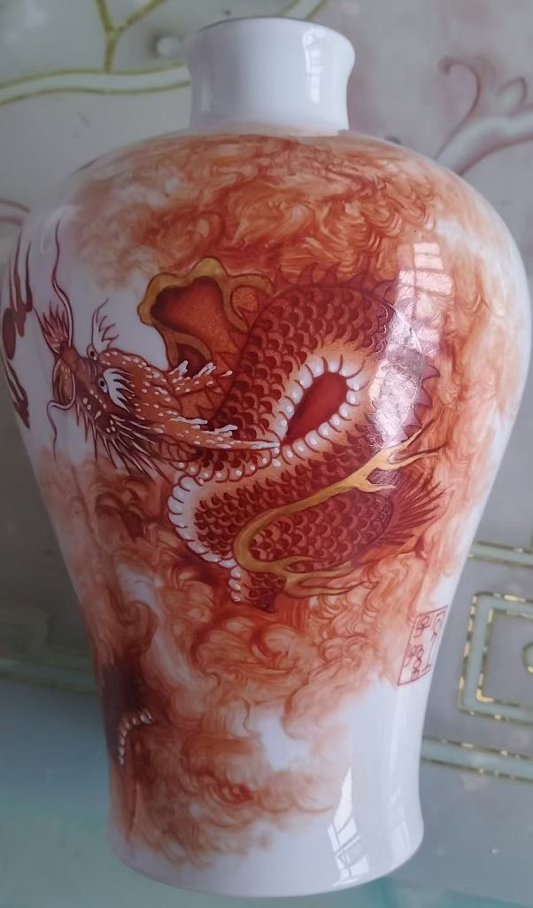 图片[1]-清乾隆石纹描金瓷瓶-国博文物