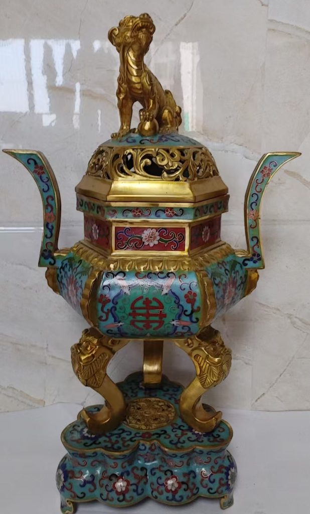 图片[1]-纯铜景泰蓝三足彩双耳狮子盖香炉-国博文物