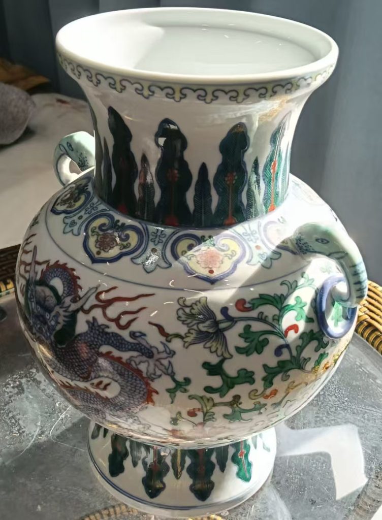 图片[1]-大清乾隆年制斗彩龙纹象耳瓶-国博文物