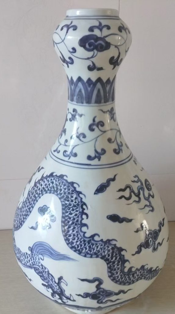 图片[1]-青花龙纹蒜头瓶-国博文物